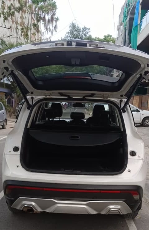 MG Hector