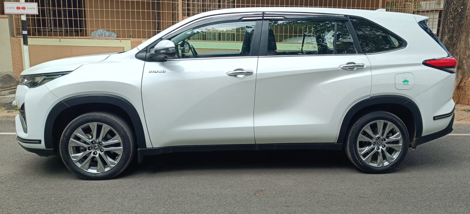 Toyota HYCROSS