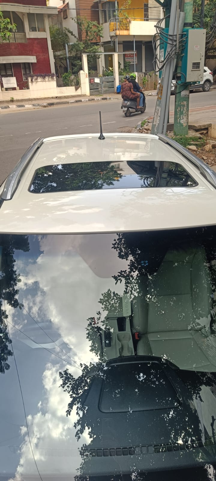 Mahindra XUV 300