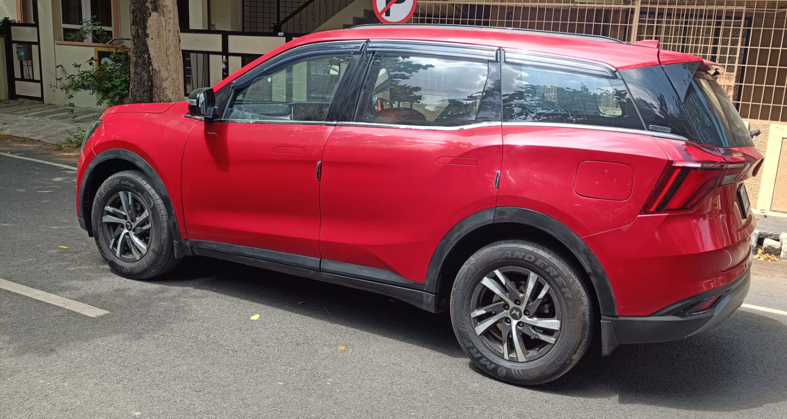 Mahindra XUV 700