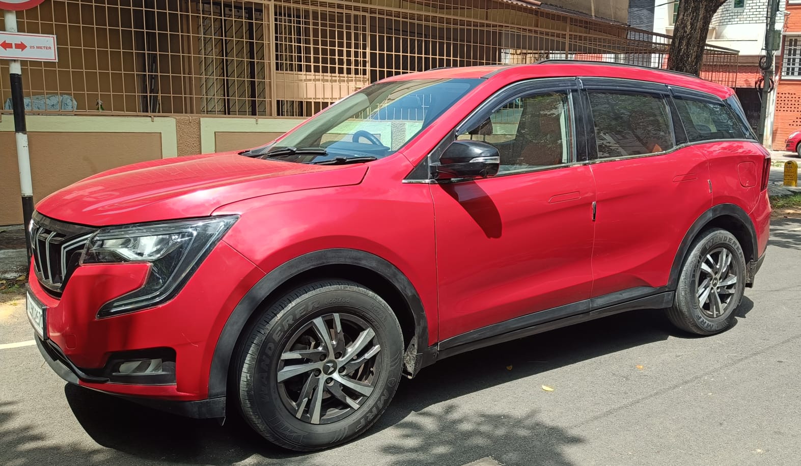 Mahindra XUV 700