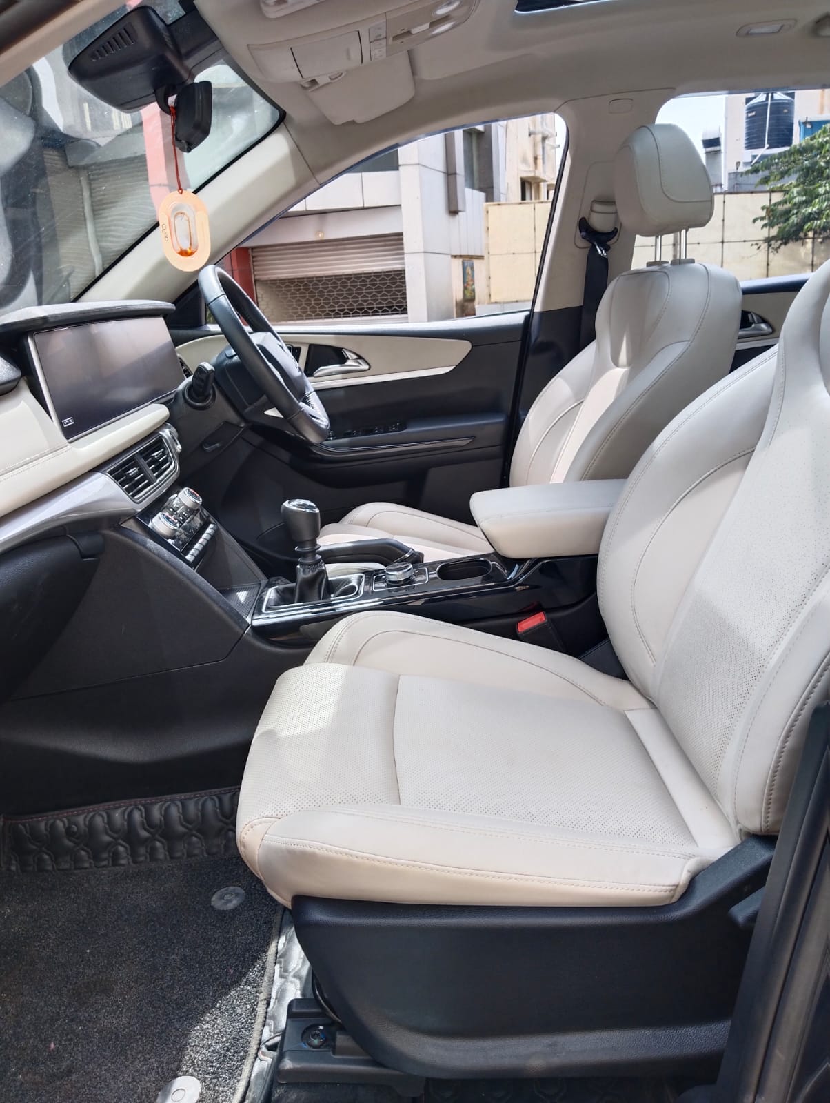 Mahindra XUV 700